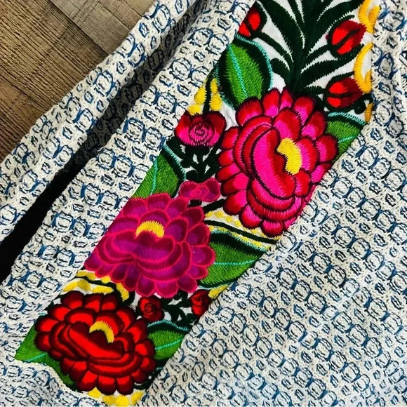 NWOT Guatemalan Handmade Huipil Knitted Sweater - Picture 3 of 4